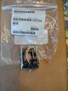 NAIS RELAY HC4-HL-AC200v - Picture 1 of 2