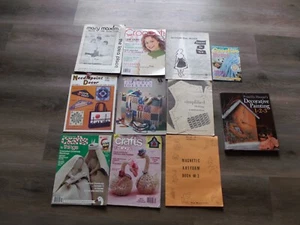 COLLECTIBLE LOT OF 11 MISC. CROCHET BOOKLETS - Picture 1 of 1
