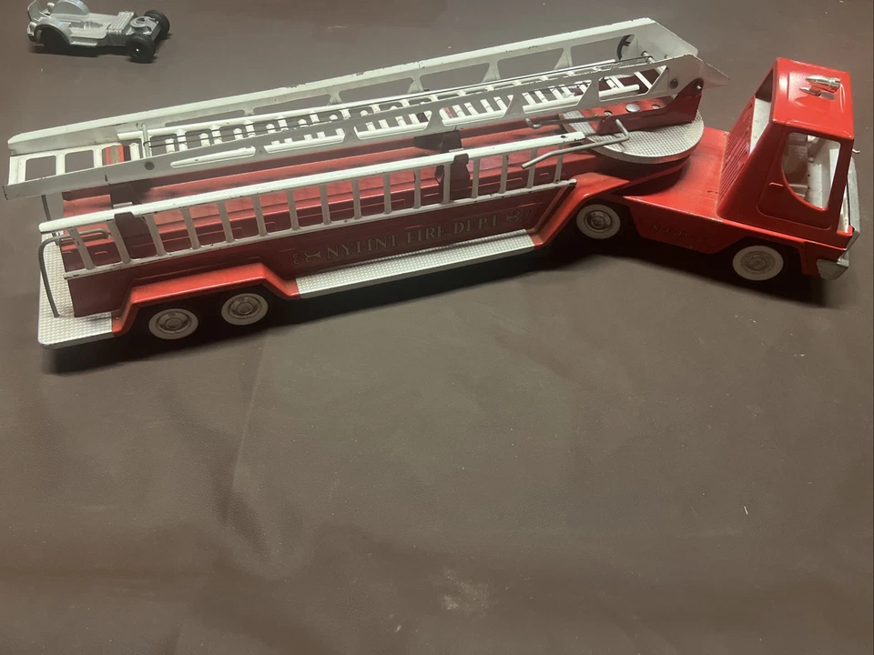 VTG Nylint Fire Dept No.6 Firetruck 30'' Metal Pressed-Steel USA 1970's - Image 1 of 4