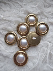 Large Gold Pearl Shank Button - Picture 1 of 2
