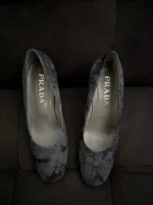 Vintage PRADA Women’s Heels.  Size 37 (US 6.5).  Made In Italy - Image 1 of 4
