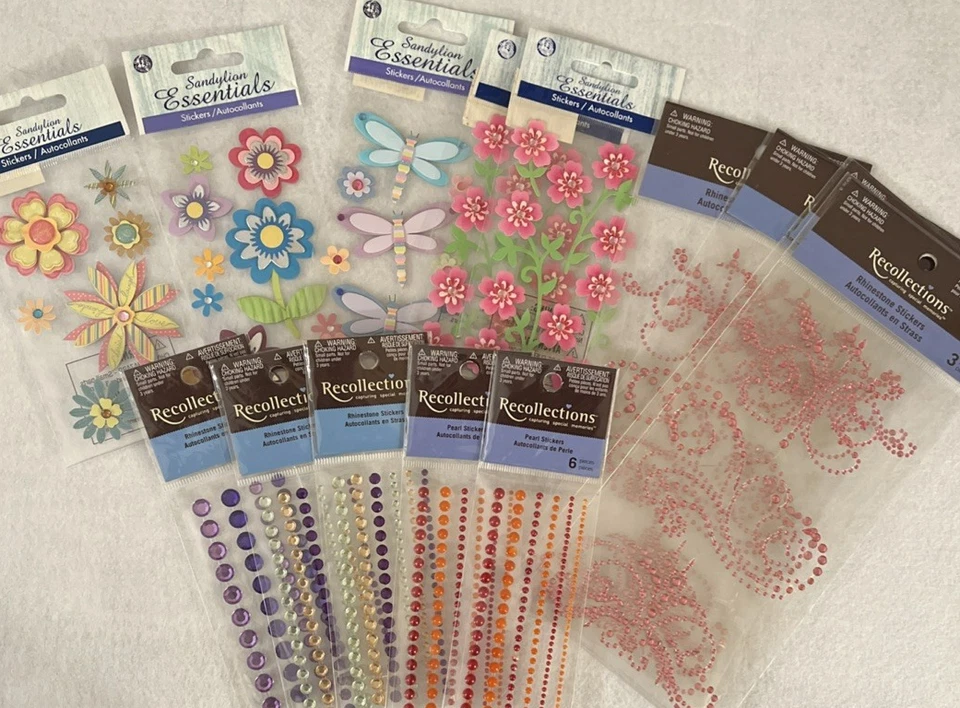 Álbumes de recortes Sandylion y recuerdo pegatinas dimensionales y diamantes de imitación Foto 1 de 4