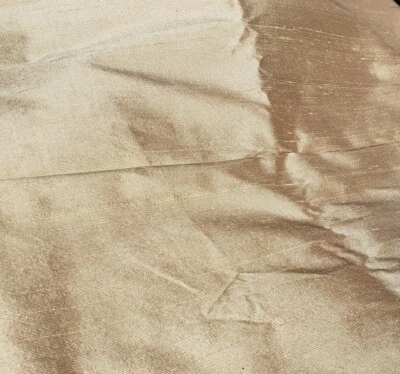 Pieza de seda marrón claro marca desconocida ~54" x ~52" puños interconectados artesanales  Foto 1 de 4