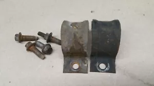 93-02 Firebird Trans Am Camaro Front Anti-roll Sway Bar Clamp w/ Bolts - Picture 1 of 2