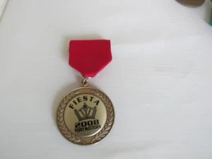 NOS San Antonio Texas Fiesta Day Festival 2008 Medal Pin CROWN Penny McCutchen - Picture 1 of 6