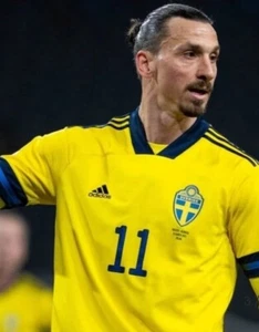 Maglia SVEZIA SWERIGE CALCIO CAMISETA SHIRT S M L XL XXL IBRA IBRAHIMOVICH 11 - Foto 1 di 6