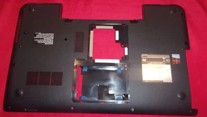 Toshiba Satellite C75-A bottom plasturgie basse A000238290 sans trappe - Photo 1 sur 2