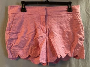 Crown & Ivy Damengröße 10 Shelby rosa gewellter Saum strukturierte Chino-Shorts - Bild 1 von 4