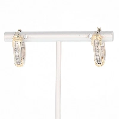 Par de aretes tipo argolla de oro multicolor de 10 k con conjunto de canales de diamantes de corte redondo de 0,42 quilates Foto 1 de 4