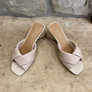 Lisa Vicky Impress ~V Size 6.5M Platform Sandals NWB - Picture 1 of 7