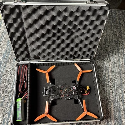 FPV Drone of the Ukrainian Army.  12 inchas no control - Image 1 of 4