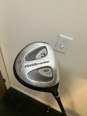 Club de golf Wilson Power Chamber 15,5* 3 varilla de grafito de madera de calle, diestro Foto 1 de 4