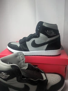 NIKE AIR JORDAN 1 RETRO HIGH OG MED GREY SZ MENS SZ 10/11.5 WOMENS [DZ2523-001] - Picture 1 of 11