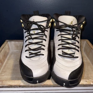 Größe 6,5 Y/8 Damen – Air Jordan 12 Retro Mid Royalty Taxi schwarz weiß - Bild 1 von 10