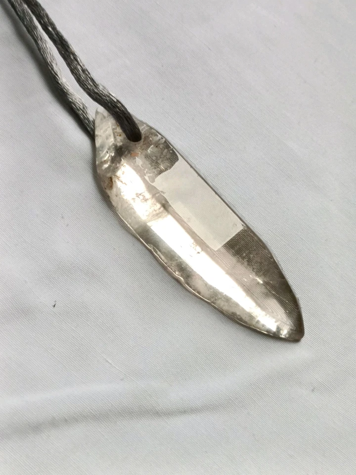 Дымчатый кварц полированный грубый кулон 62X20X10 мм 1 изделие для изготовления ювелирных изделий  - Изображение 1 из 4