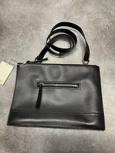 Givenchy Paris Flat Messenger Grained Leather Black Zip Clutch With Box! - Picture 1 of 12