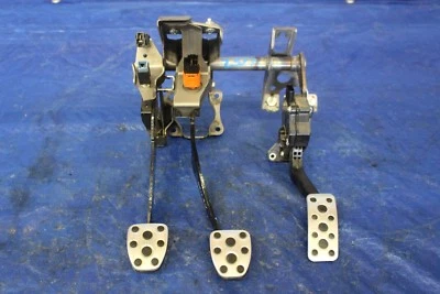 Subaru Impreza Sti 2015 sedán OEM fábrica freno de gasolina y pedales de embrague conjunto #2377 Foto 1 de 4