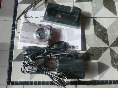 Casio EXILIM ZOOM EX-Z500 5,0 MP Digitalkamera – Silber - Bild 1 von 3