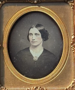 1/6 Platte Daguerreotypie Foto einer jungen Frau - Bild 1 von 7