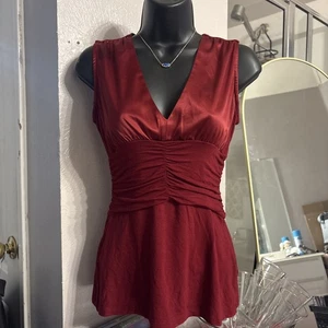 The Limited Fitted Silky Maroon Top/ XS/ Ärmellos/ Formell - Bild 1 von 8