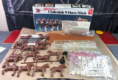 OPEN BOX AMT MATCHBOX 1:20 Model Kit BUDWEISER CLYDESDALE 8-HORSE HITCH No. 7702 - Image 1 of 4