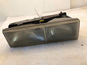 1995 - 2000 CHEVY TAHOE Front Headlamp Headlight Assembly Right Passenger Side - Picture 1 of 12