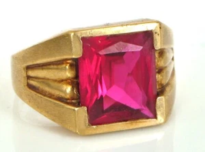 VTG BEAUTIFUL 10K YELLOW GOLD CROSBY RED RUBY MEN'S RING S8.75 5.3 GRAMS - Picture 1 of 1