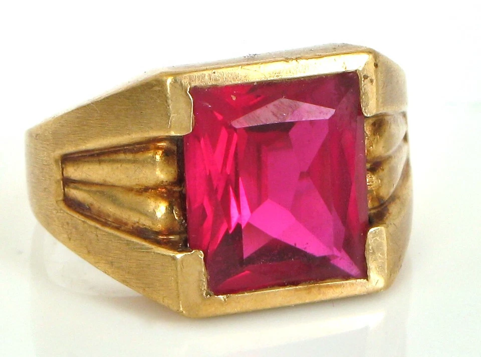 VTG BEAUTIFUL 10K YELLOW GOLD CROSBY RED RUBY MEN'S RING S8.75 5.3 GRAMS - Image 1 of 1