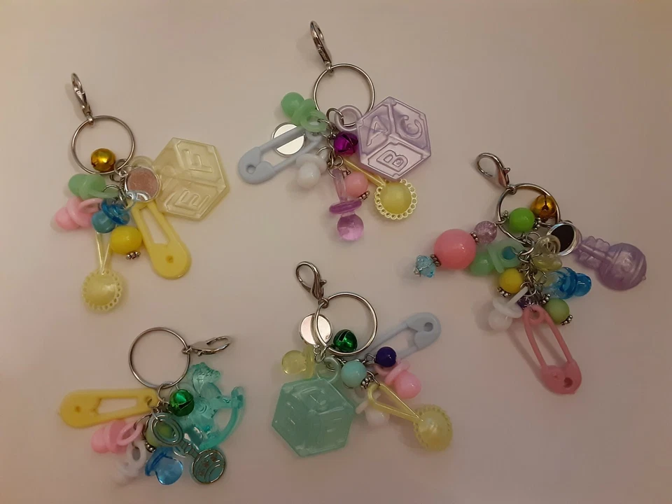 FAVORES BABY SHOWER - CUENTAS + DIJES RECUERDO LLAVERO / MONEDERO JOYERÍA Foto 1 de 1