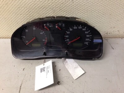 4940 Tachometer VW Passat Variant (3B5, B5) 1.9 TDI  81 kW  110 PS (06.1997-11. - Bild 1 von 4