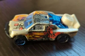 Hot Wheels Off Track Grunge-Style Racing Deco - Bild 1 von 4