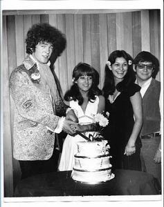 C6169/ Hochzeit Danny McCullock  The Animals Pressefoto Foto 25 x 21 cm 1967 - Bild 1 von 2