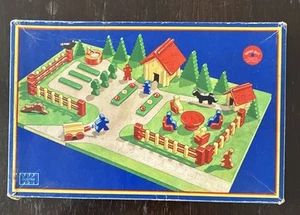 altes Dusyma Holzspielzeug 70er Jahre Mein Gartenhäuschen Sommerhaus Hund Hase - Bild 1 von 6