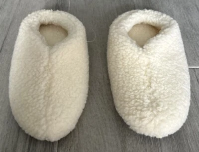 PINK Victoria's Secret Fleece Slipper Booties Color Creamer Size S & M NWOT - Image 1 of 4