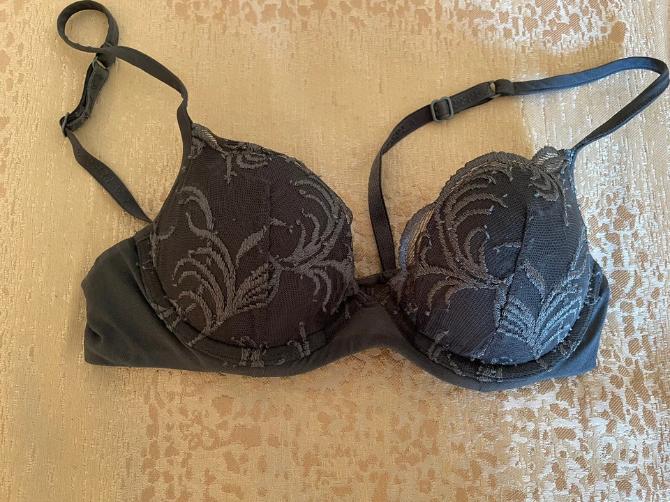 SUJETADOR ACOLCHADO PUSH UP LA PERLA SEMINUEVO, TALLA 32B Foto 1 de 4