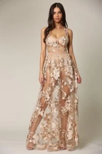 Woman's Clothing - Picture 1 of 1