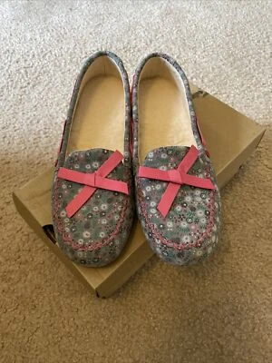 Zapatilla UGG Australia I Heart Belle con estampado para mujer 7 Foto 1 de 4