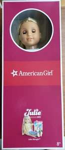 American Girl Historical 1974 Julie Albright bambola 18" + libro nuova con scatola - Foto 1 di 9