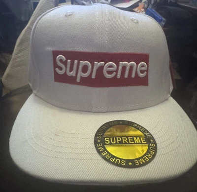 Gorra/sombrero Supreme rojo con logotipo de caja. Ajustable Foto 1 de 4