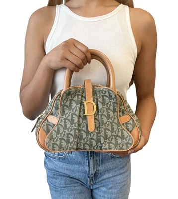 Bolso Christian Dior Vintage 2001 Logo Trotter Doble Sillín Verde Beige Algodón Foto 1 de 4