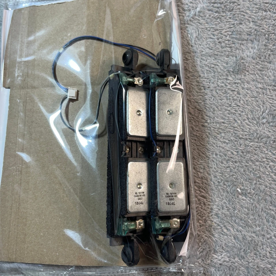 LG Speakers Set EAB60961403 8 Ohms 10/12W 32LK330-UB 42CS570 Replacement - Image 1 of 4