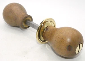 Pair of vintage wooden door knobs (WD121) - Picture 1 of 6