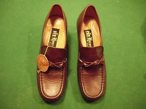 MENS OR WOMENS OR CHILD ALL LEATHER QUALITY LOAFERS SIZE 5 (16) - Picture 1 of 4
