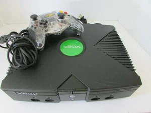 XBOX VIDEO GAME CONSOLE WITH WIRE & MAD CATZ CONTROLLER - Picture 1 of 5