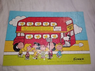 Rompecabezas vintage Peanuts London parada de autobús 100 piezas para niños 1966 Foto 1 de 4