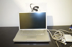 Macbook Pro A1226 (Need Service) Ohne Akku - Bild 1 von 3