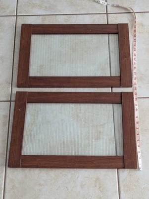 Par de puertas de gabinete vintage de vidrio ondulado acanalado Foto 1 de 4