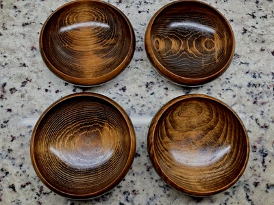 Винтажные круглые деревянные чаши ручной работы из сосны с ореховым покрытием - набор (4) - Изображение 1 из 4