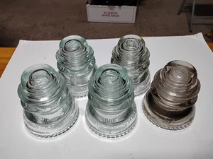 (5) HEMINGRAY No 42 Insulators 4 Aqua, 1 Gray- Vintage Lot (1 Tiny Chip) - Picture 1 of 17
