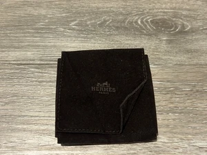 BOLSA HERMES MARRÓN CON SOLAPA DE TERCIOPELO PARA CAJA PEQUEÑA O JOYERÍA 3 5/8 X 3 1/2 PULGADAS - Imagen 1 de 4